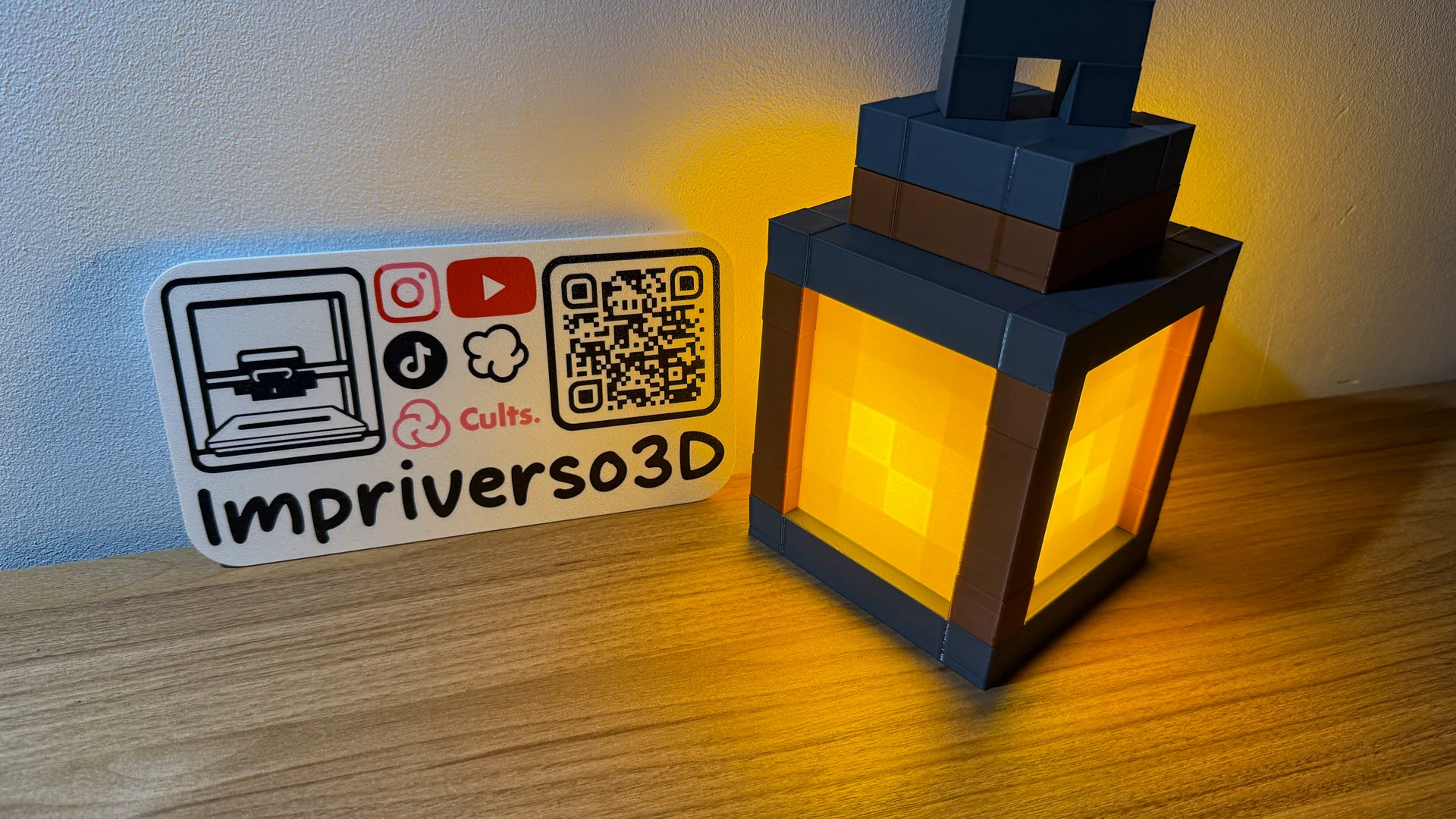 Farol de Minecraft impreso en 3D y encendido